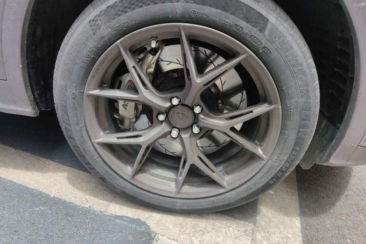 Used Audi Q5L 2018 45 TFSI Prestige Fashion Edition China V Emission Standard Right Front Wheel Hub