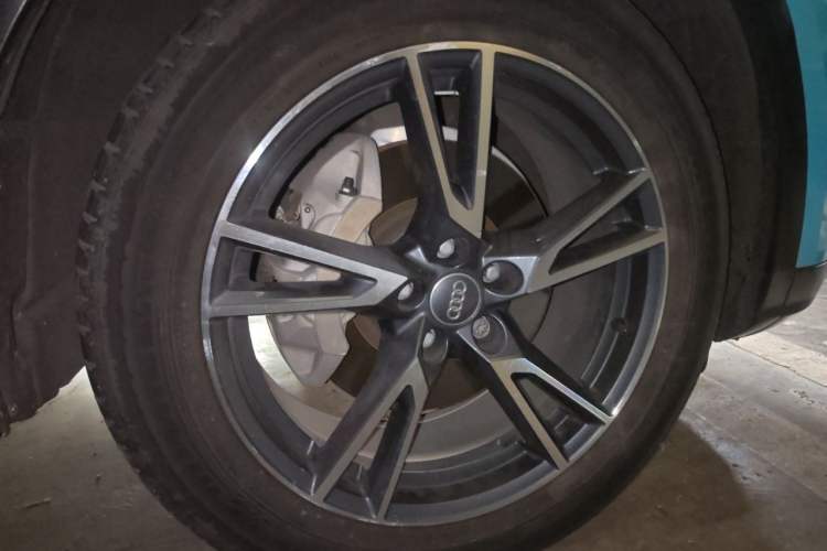 Used Audi Q5L 2018 40 TFSI Prestige Fashion Edition China VI Right Front Wheel Hub