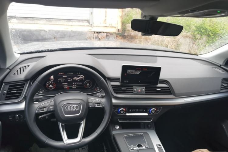 Used Audi Q5L 2018 40 TFSI Prestige Fashion Edition China VI Center Console