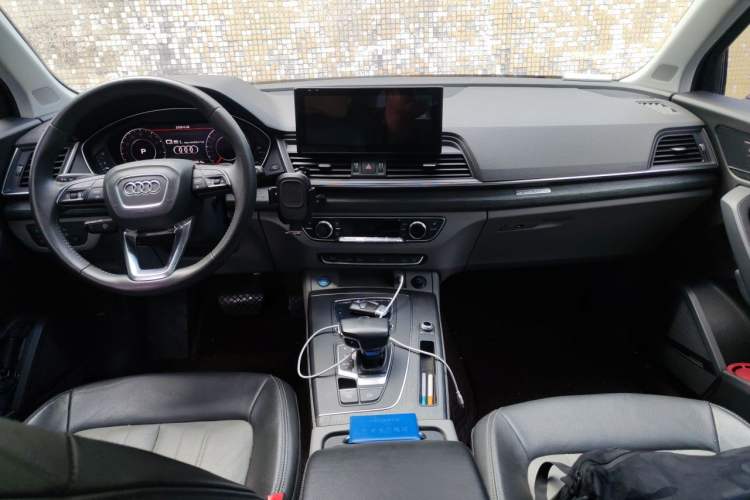 Used Audi Q5L 2018 45 TFSI Prestige Elegant Edition China VI Center Console