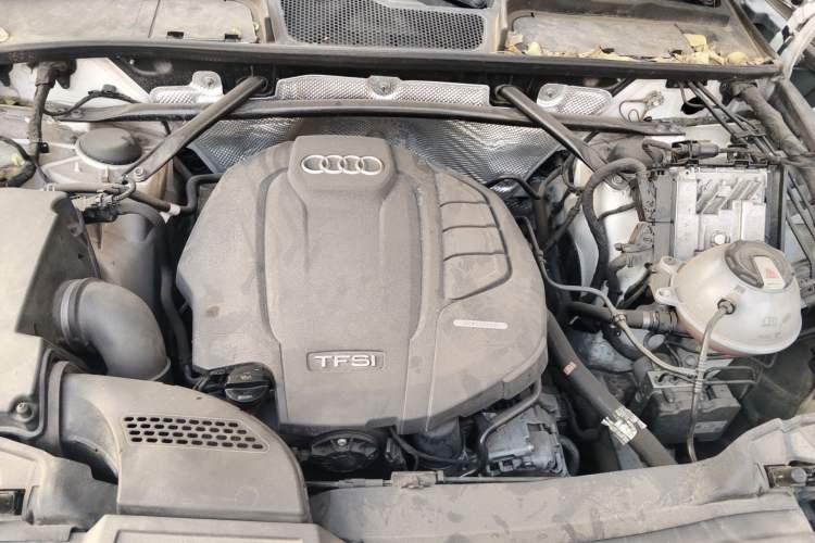 Used Audi Q5L 2018 45 TFSI Prestige Fashion Edition China VI Emission Standard Engine Bay