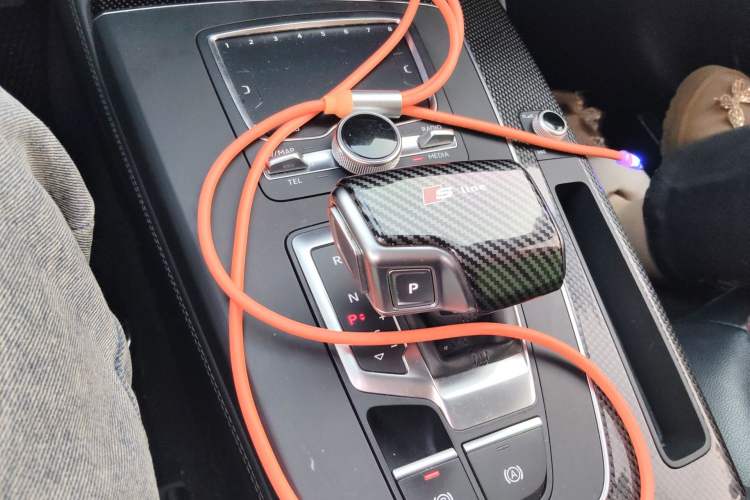 Used Audi Q5L 2018 45 TFSI Prestige Fashion Edition China VI Emission Standard Gear Lever