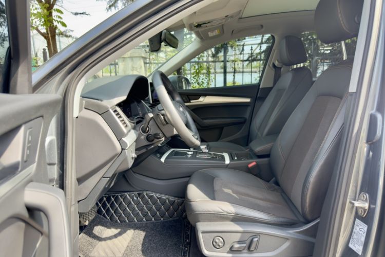 Used Audi Q5L 2018 40 TFSI Prestige Fashion Edition China VI Interior 8