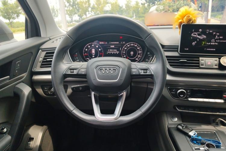 Used Audi Q5L 2018 45 TFSI Prestige Fashion Edition China V Emission Standard Steering Wheel