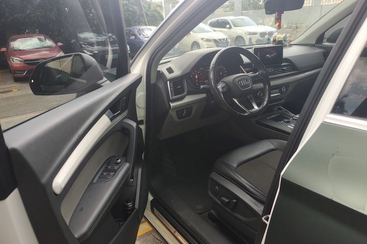 Used Audi Q5L 2018 40 TFSI Prestige Fashion Edition China VI Driver Seat