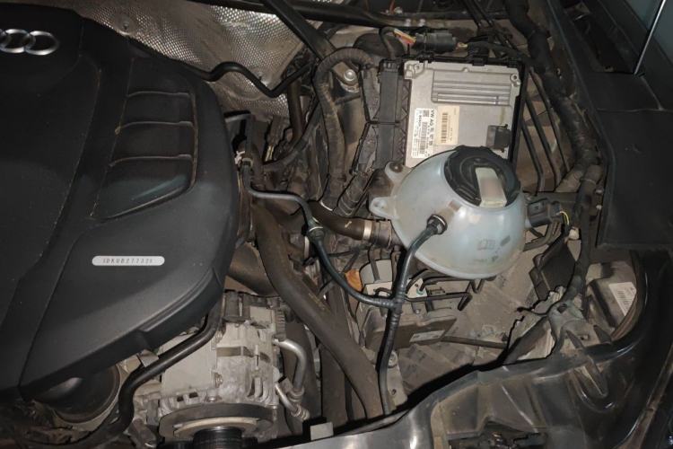 Used Audi Q5L 2018 40 TFSI Prestige Fashion Edition China VI Engine Bay Left