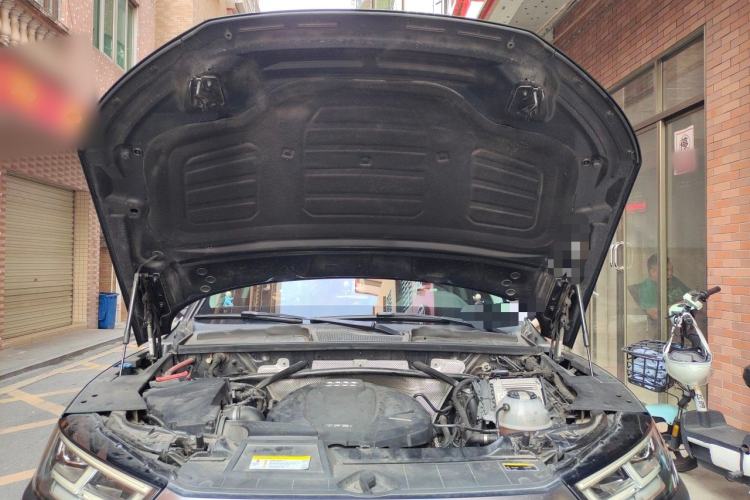 Used Audi Q5L 2018 40 TFSI Prestige Fashion Edition China VI Engine Bay