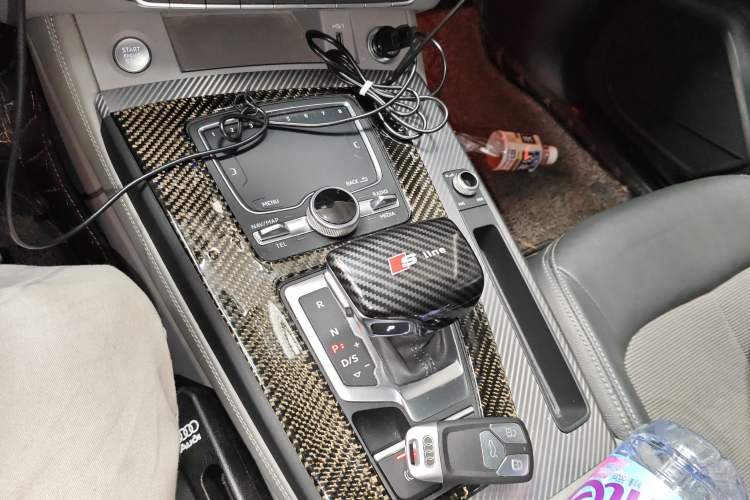 Used Audi Q5L 2018 45 TFSI Prestige Fashion Edition China VI Emission Standard Gear Lever