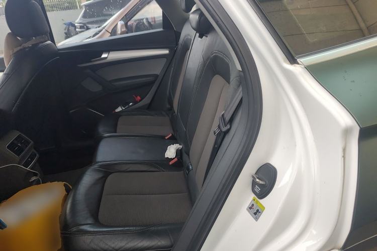 Used Audi Q5L 2018 40 TFSI Prestige Fashion Edition China VI Left Rear Seat