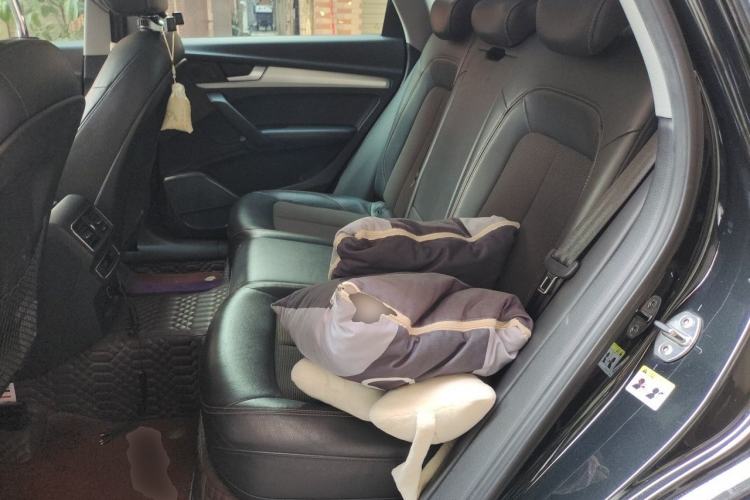 Used Audi Q5L 2018 40 TFSI Prestige Fashion Edition China VI Left Rear Seat