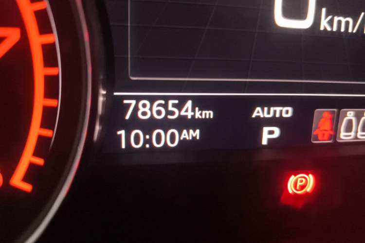 Used Audi Q5L 2018 40 TFSI Prestige Edition China VI Emission Standard Odometer Close Up