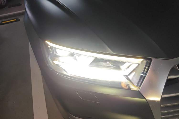 Used Audi Q5L 2018 40 TFSI Prestige Fashion Edition China VI Right Front Headlight