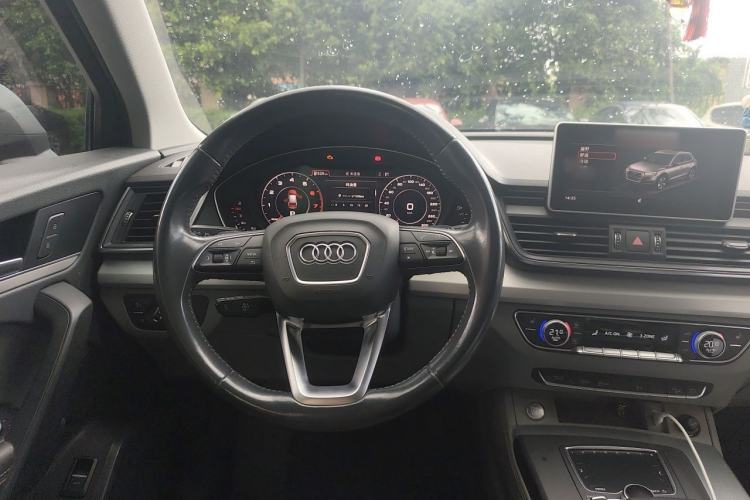 Used Audi Q5L 2018 40 TFSI Prestige Fashion Edition China VI Steering Wheel
