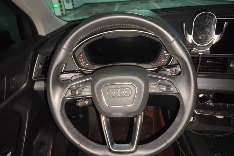 Used Audi Q5L 2018 40 TFSI Prestige Fashion Edition China VI Steering Wheel