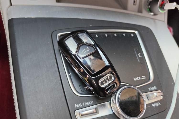 Used Audi Q5L 2018 40 TFSI Prestige Fashion Edition China V Vehicle Key
