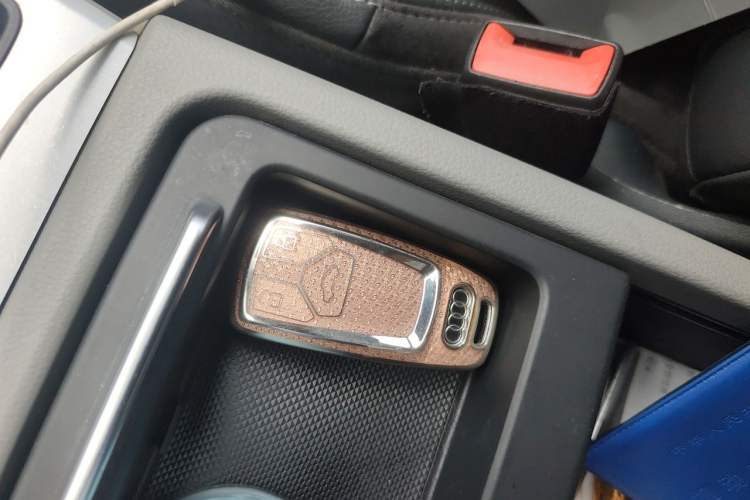Used Audi Q5L 2018 40 TFSI Prestige Fashion Edition China VI Vehicle Key
