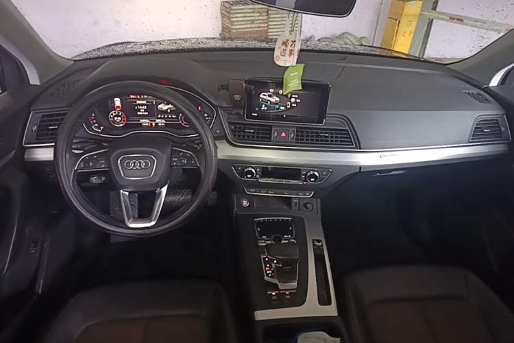 Used Audi Q5L 2018 40 TFSI Prestige Fashion Edition China V Center Console