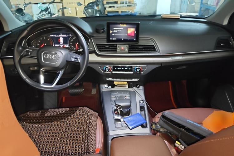 Used Audi Q5L 2018 40 TFSI Prestige Edition China V Center Console