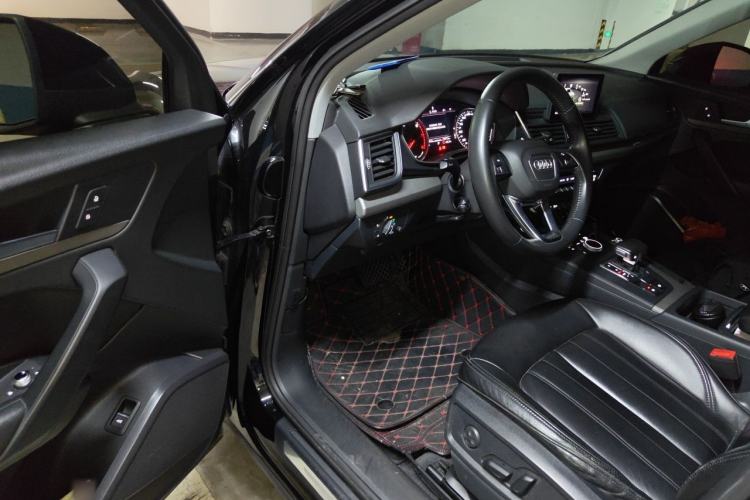 Used Audi Q5L 2018 40 TFSI Prestige Edition China VI Emission Standard Driver Seat