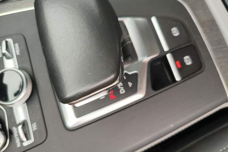 Used Audi Q5L 2018 45 TFSI Prestige Elegant Version China V Gear Lever
