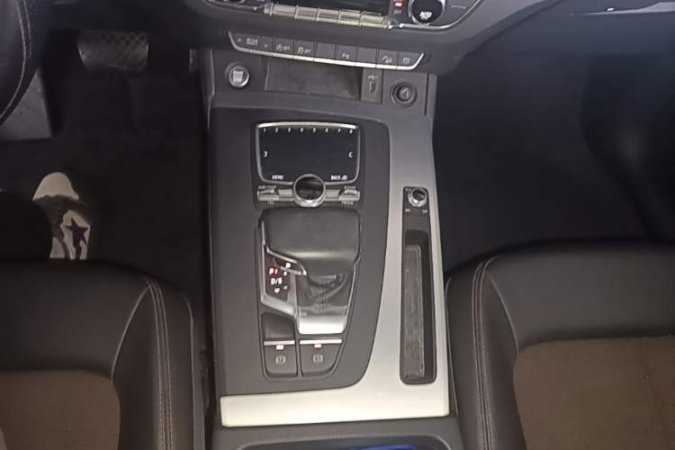 Used Audi Q5L 2018 40 TFSI Prestige Fashion Edition China V Gear Lever