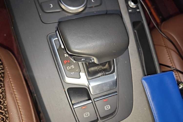Used Audi Q5L 2018 40 TFSI Prestige Edition China V Gear Lever