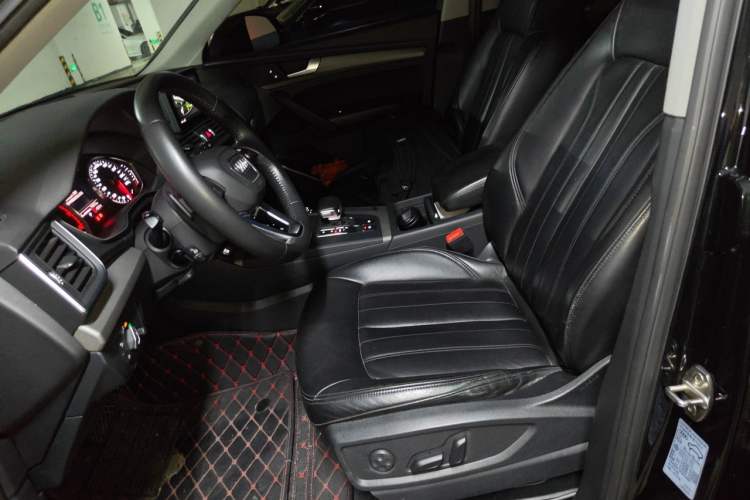 Used Audi Q5L 2018 40 TFSI Prestige Edition China VI Emission Standard Left Front Seat