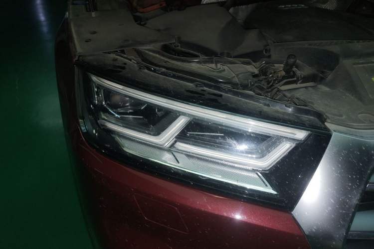 Used Audi Q5L 2018 45 TFSI Prestige Luxury Sport Type China V Emission Standard Right Front Headlight