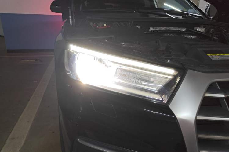 Used Audi Q5L 2018 40 TFSI Prestige Edition China VI Emission Standard Right Front Headlight