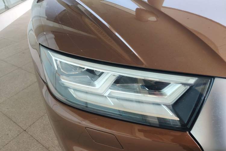 Used Audi Q5L 2018 45 TFSI Prestige Fashion Edition China V Emission Standard Right Front Headlight