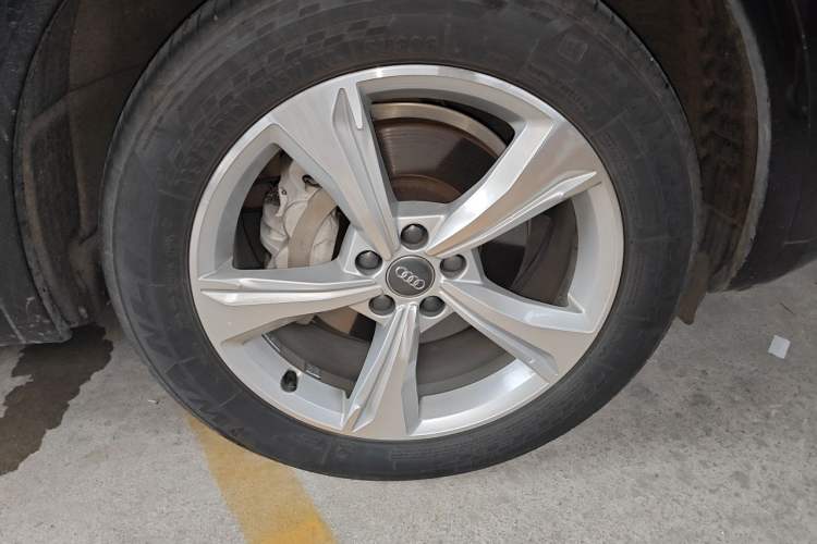 Used Audi Q5L 2018 40 TFSI Prestige Edition China V Right Front Wheel Hub