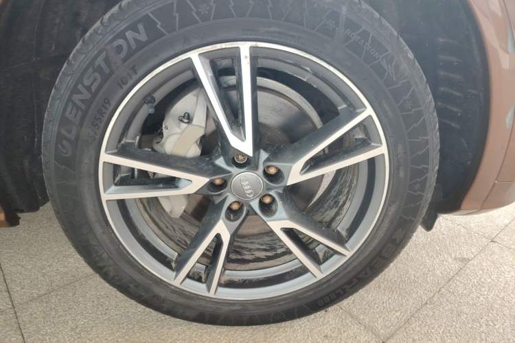 Used Audi Q5L 2018 45 TFSI Prestige Fashion Edition China V Emission Standard Right Front Wheel Hub