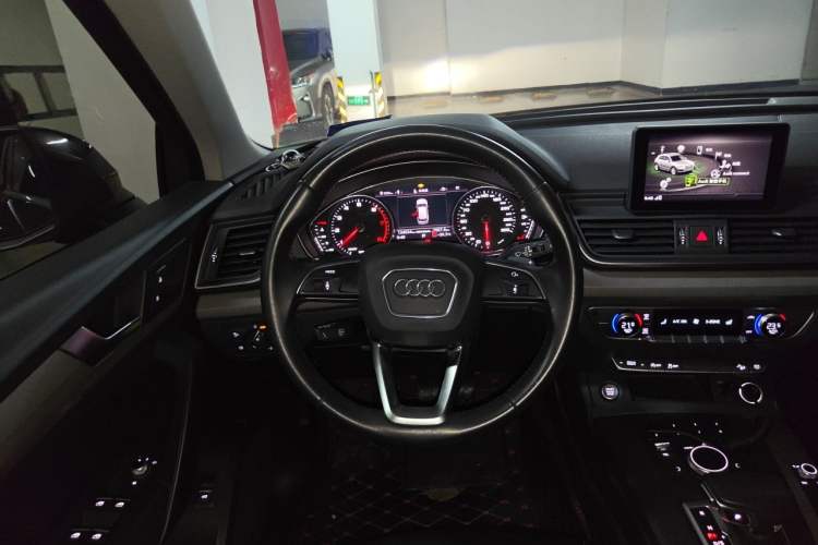 Used Audi Q5L 2018 40 TFSI Prestige Edition China VI Emission Standard Steering Wheel