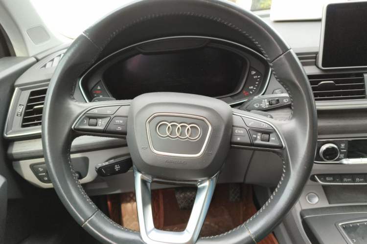 Used Audi Q5L 2018 45 TFSI Prestige Elegant Version China V Steering Wheel