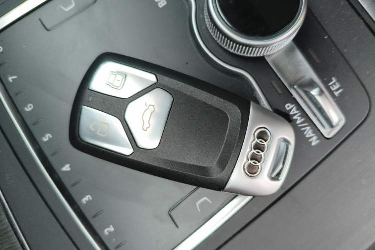 Used Audi Q5L 2018 45 TFSI Prestige Elegant Version China V Vehicle Key