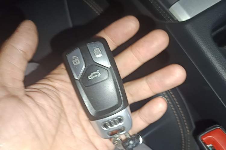 Used Audi Q5L 2018 40 TFSI Prestige Fashion Edition China V Vehicle Key