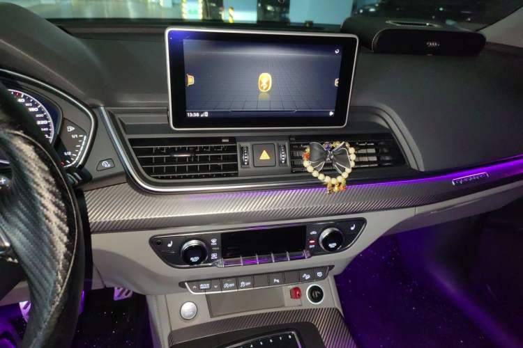 Used Audi Q5L 2018 45 TFSI Prestige Fashion Edition China VI Emission Standard Audio And AC Panel