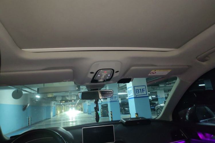 Used Audi Q5L 2018 45 TFSI Prestige Fashion Edition China VI Emission Standard Headliner