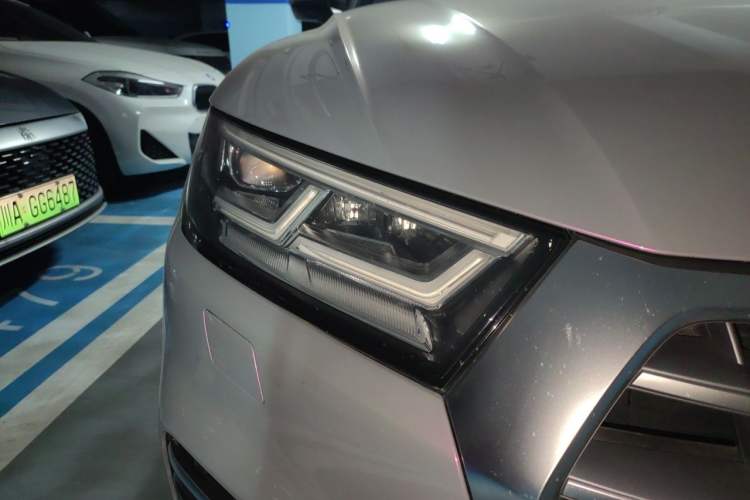 Used Audi Q5L 2018 45 TFSI Prestige Fashion Edition China VI Emission Standard Right Front Headlight