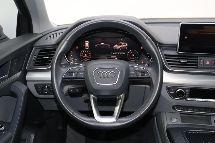 Used Audi Q5L 2018 40 TFSI Prestige Fashion Edition China V Steering Wheel