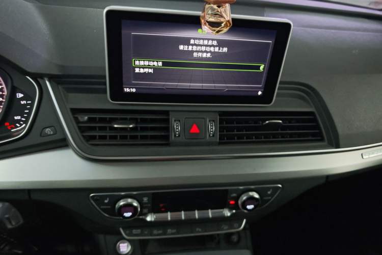 Used Audi Q5L 2018 40 TFSI Prestige Fashion Edition China VI Audio And AC Panel