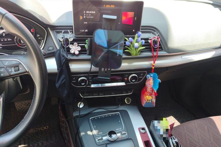 Used Audi Q5L 2018 40 TFSI Prestige Fashion Edition China V Audio And AC Panel