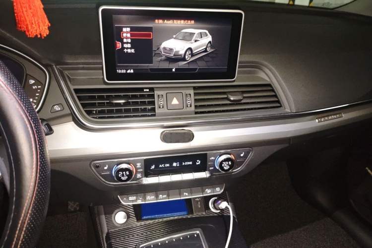Used Audi Q5L 2018 40 TFSI Prestige Fashion Edition China V Audio And AC Panel