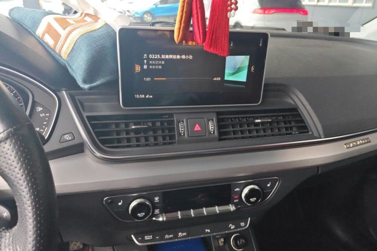Used Audi Q5L 2018 40 TFSI Prestige Fashion Edition China VI Audio And AC Panel