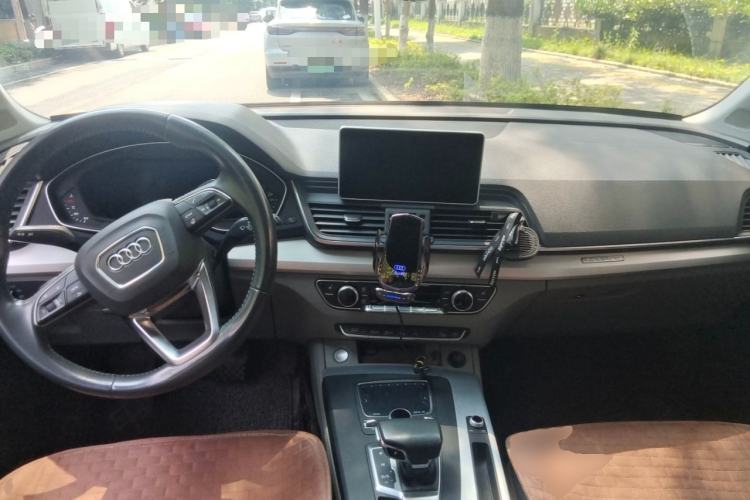 Used Audi Q5L 2018 40 TFSI Prestige Fashion Edition China V Center Console