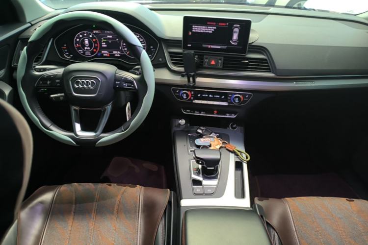 Used Audi Q5L 2018 40 TFSI Prestige Fashion Edition China V Center Console