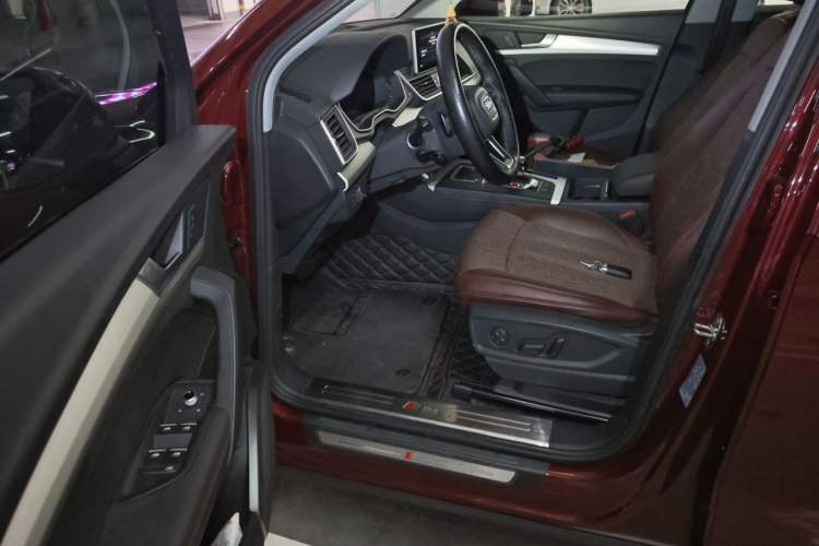 Used Audi Q5L 2018 40 TFSI Prestige Fashion Edition China VI Driver Seat