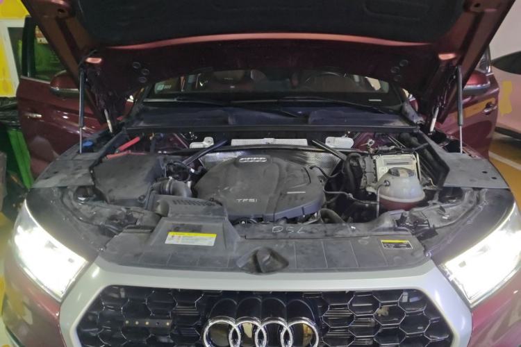 Used Audi Q5L 2018 40 TFSI Prestige Fashion Edition China VI Engine Bay