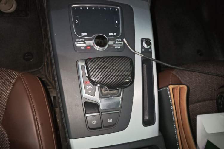 Used Audi Q5L 2018 40 TFSI Prestige Fashion Edition China VI Gear Lever