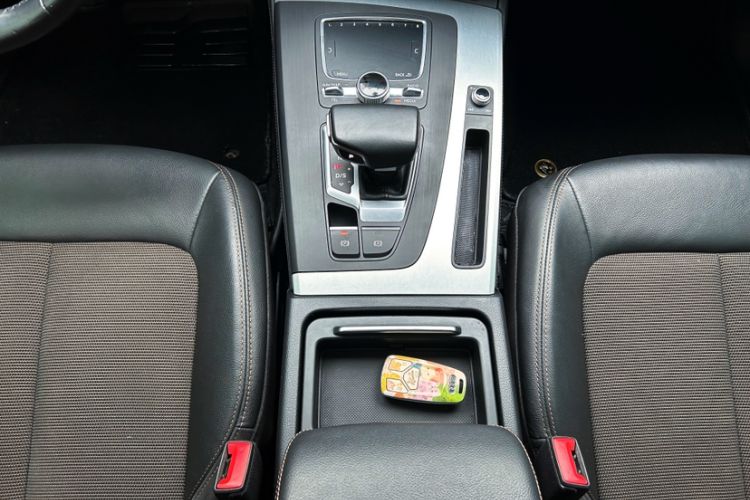 Used Audi Q5L 2018 40 TFSI Prestige Fashion Edition China V Gear Lever